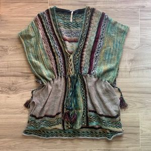 FREE PEOPLE Sweater woman’s size Small gray & multi color pullover type sweater